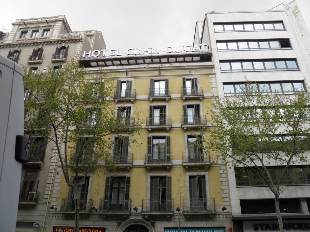 Hotell Bypillow Mothern Barcelona
